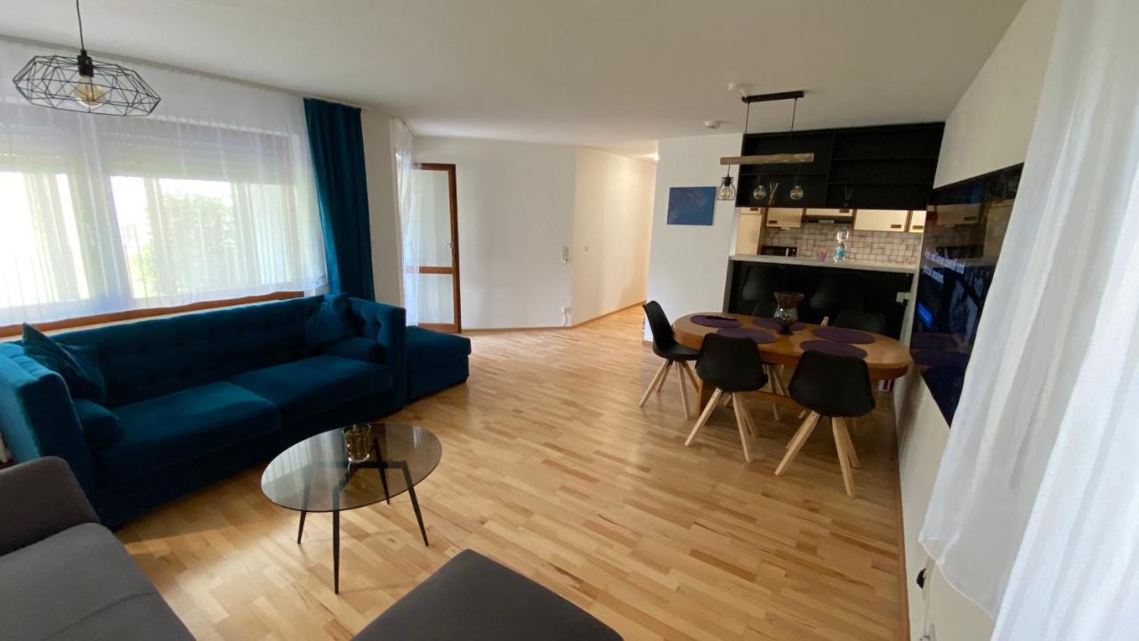 מצינגן Outlet Holiday Home מראה חיצוני תמונה