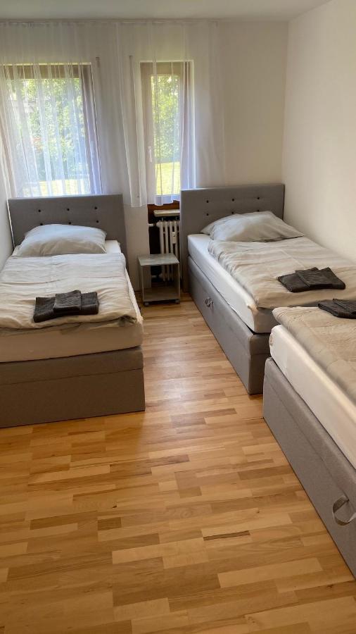 מצינגן Outlet Holiday Home מראה חיצוני תמונה